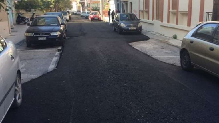 Η απίθανη ασφαλτόστρωση σε δρόμο του Ρεθύμνου στην Κρήτη