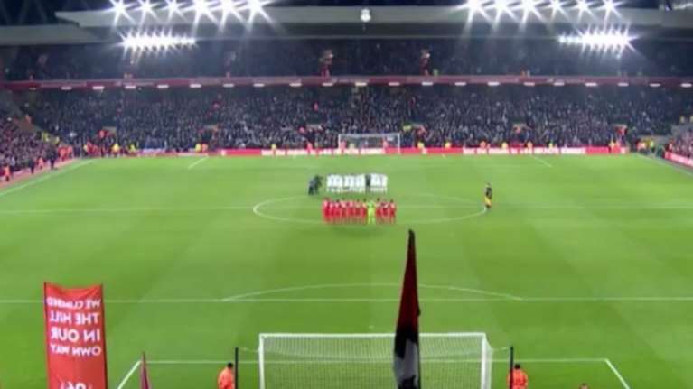 Συγκλονιστικός φόρος τιμής στη Σαπεκοένσε από τη Λίβερπουλ