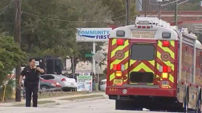 Ενοπλος πήρε ομήρους σε τράπεζα στη Φλόριντα