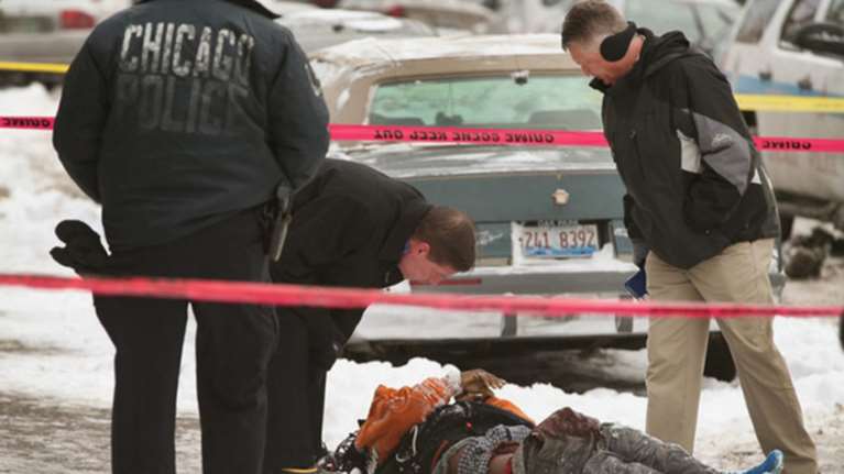 Οι φόνοι στο Σικάγο ξεπέρασαν τους 700 μετά περίπου 20 χρόνια