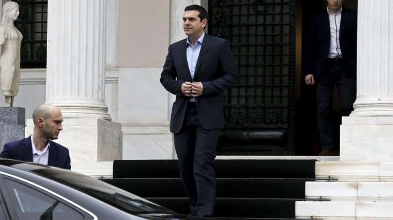 Σε επικίνδυνη στενωπό μεταξύ Ερντογάν και Σόιμπλε η κυβέρνηση