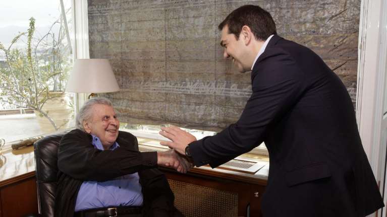 Μίκης Θεοδωράκης σε Τσίπρα: «Καλή αντάμωση στα Γουναράδικα»