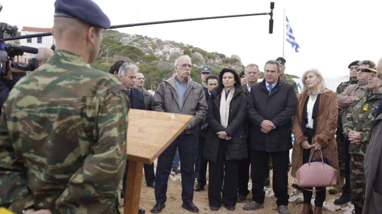 Επικίνδυνες αστειότητες Καμμένου με Κασιδιάρη στο Καστελλόριζο