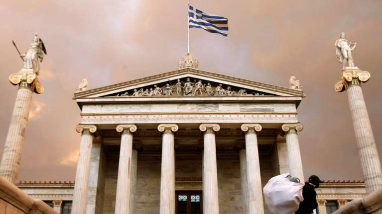 Politico: Ο ελληνικός εφιάλτης των Χριστουγέννων στο Eurogroup