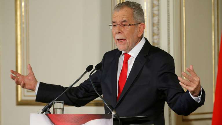 Μηνύματα συμφιλίωσης από τον νέο πρόεδρο της Αυστρίας