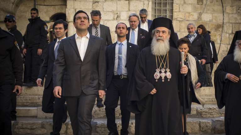 Tσίπρας στον Πανάγιο Τάφο: Με ενδιαφέρει γιατί είμαι και μηχανικός