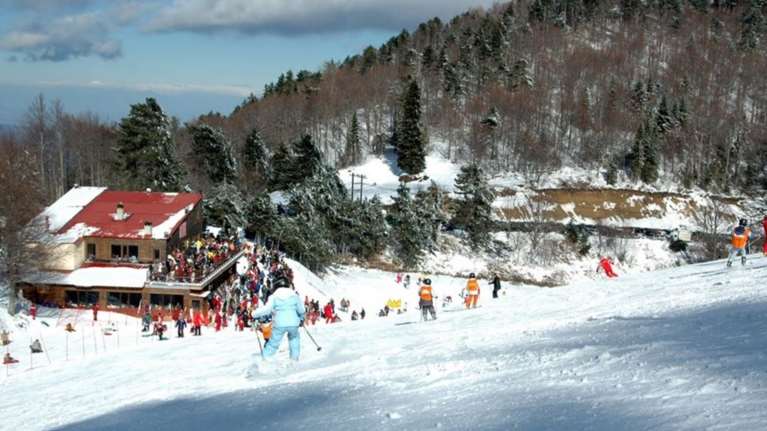 Οι πέντε πιο δημοφιλείς ελληνικοί προορισμοί για τον χειμώνα