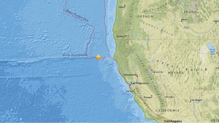 Ισχυρή σεισμική δόνηση 6,5 Ρίχτερ ανοιχτά της Καλιφόρνια