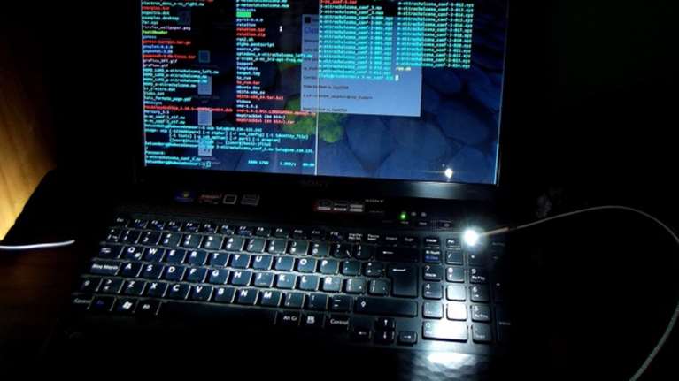 Πως αποκαλύφθηκε η απάτη-μαμούθ με τις πιστωτικές στο σκοτεινό διαδίκτυο