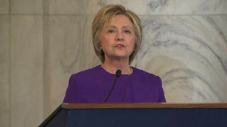 Η Χίλαρι Κλίντον χαρακτήρισε κίνδυνο τις "ψευδείς ειδήσεις"