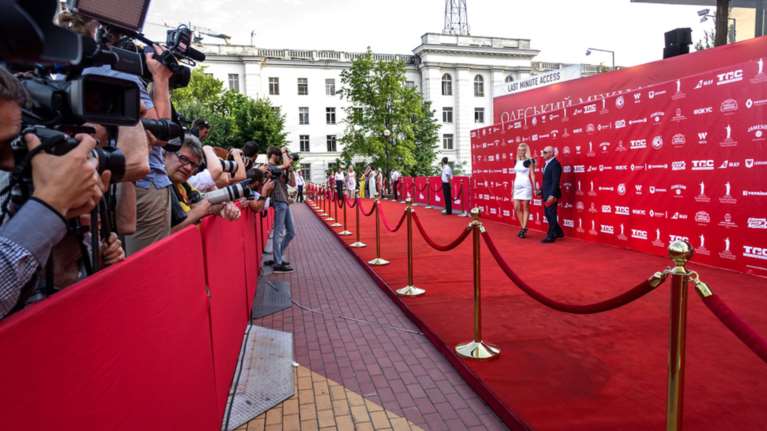 Forbes: Αυτοί είναι οι 10 διάσημοι σταρ που δεν αξίζουν τα λεφτά τους