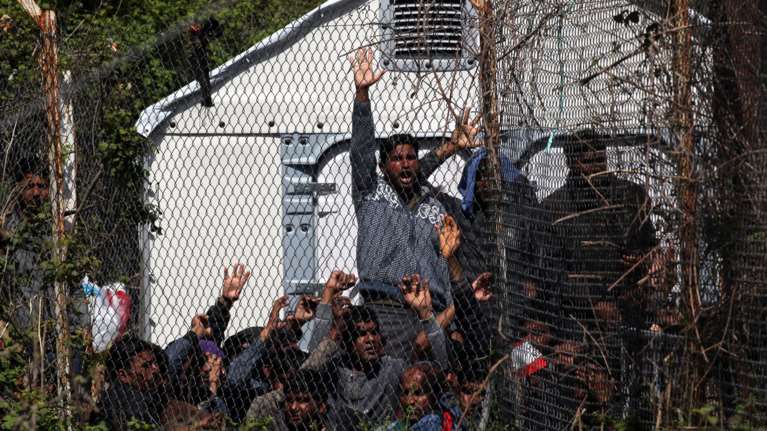 «Αρωμα» ISIS σε κύκλωμα διακίνησης προσφύγων που εξάρθρωσε η ΕΛΑΣ