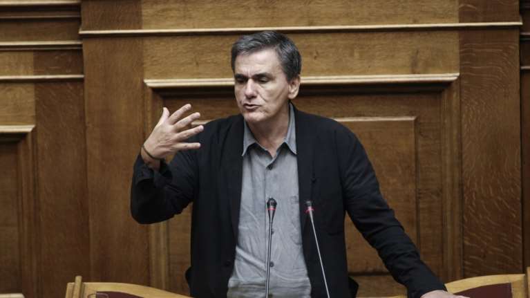 Ποια γιαγιά έστειλε «πεσκέσι» πορτοκαλόπιτα στον Τσακαλώτο