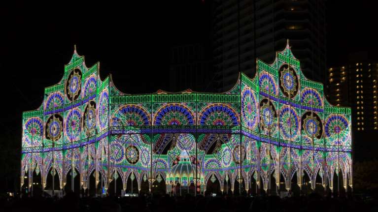 Που βρίσκεται η «άγνωστη» πόλη με τον πιο εντυπωσιακό στολισμό στον κόσμο