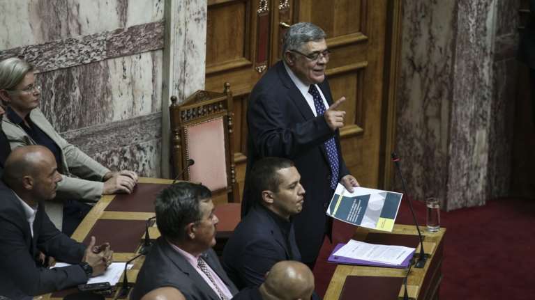 Πόλεμος ΝΔ και ΣΥΡΙΖΑ για Χρυσή Αυγή και Παρασκευόπουλο