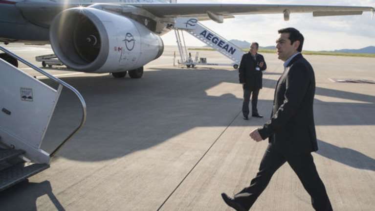 Στη Νίσυρο ο Αλέξης Τσίπρας, εξαγγελίες για το «πάγωμα» του ΦΠΑ