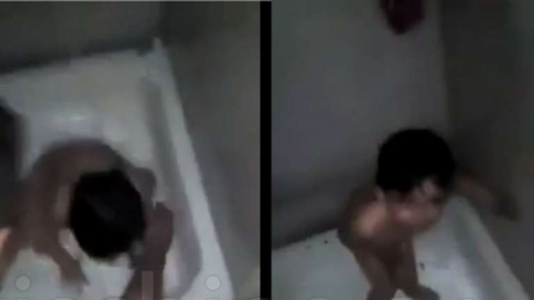 Βίντεο-σοκ: Μετανάστης βασανίζει το παιδί του στον καταυλισμό της Σούδας