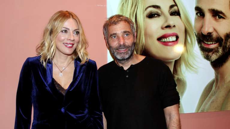 Σμαράγδα Καρύδη: «Θερμό» επεισόδιο με φωτορεπόρτερ έξω από το σπίτι της