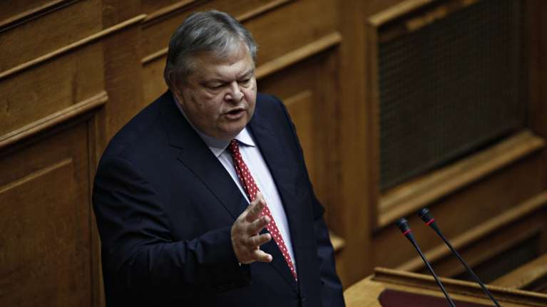 Βενιζέλος στη Βουλή:Αυτά είναι τα δυο σενάρια του Τσίπρα