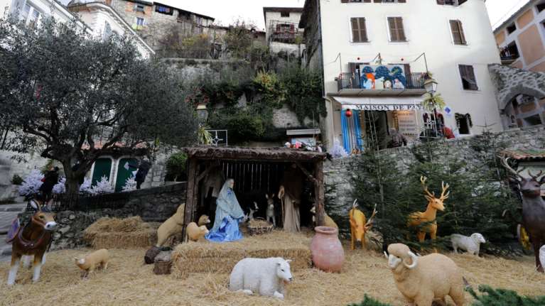 Λουσεράμ: Το ορεινό χωριό της Γαλλίας με τις 450 φάτνες