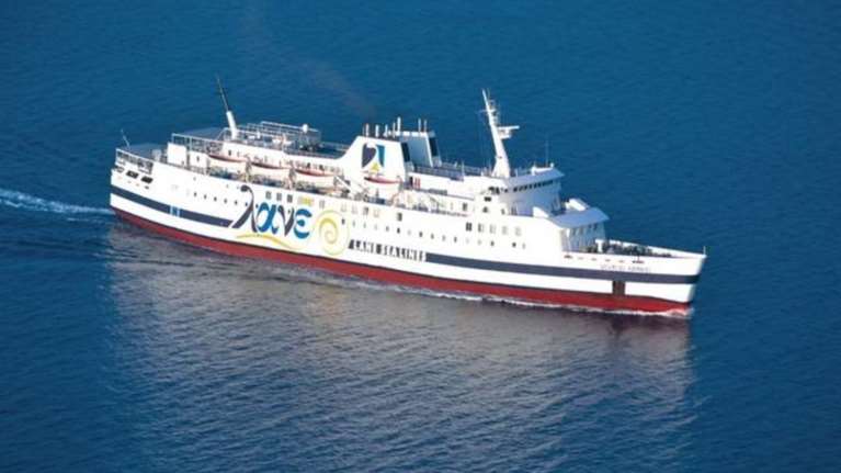 (Ξανά)στούκαρε στον προβλήτα το Βιντσέντζος Κορνάρος