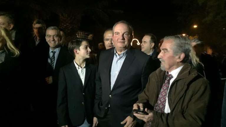 Με τον γιο του ο Καραμανλής στα εγκαίνια στη Ραφήνα [ΕΙΚΟΝΕΣ]