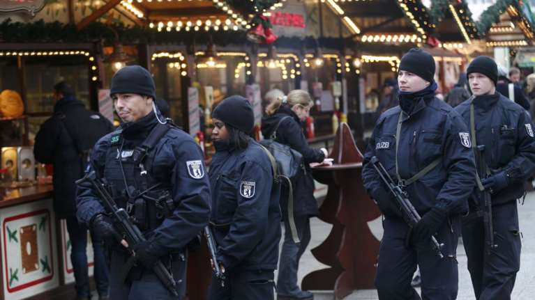 Stratfor: Πώς η τρομοκρατία αλλάζει τα εκλογικά δεδομένα στην Ευρώπη