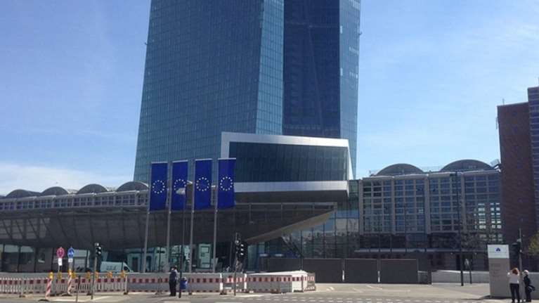 ΕΚΤ: Η ελληνική οικονομία θα έχει θετικό ρυθμό ανάπτυξης