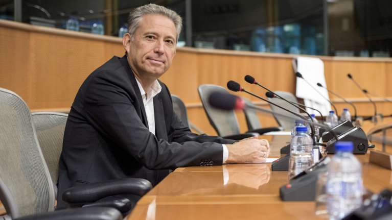 Βολές Χρυσόγονου κατά Τσίπρα:Το επίδομα να πήγαινε σε ανέργους με παιδιά