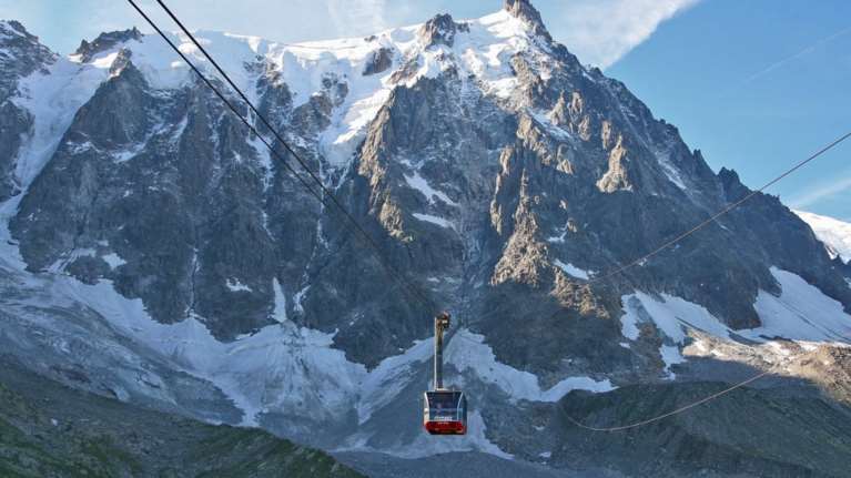 Ιταλία: 100 άτομα εγκλωβίστηκαν σε τελεφερίκ-Επιχείρηση διάσωσης
