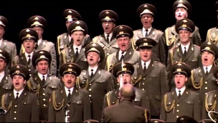 Οταν η χορωδία του ρωσικού στρατού τραγουδούσε Θεοδωράκη[βιντεο]