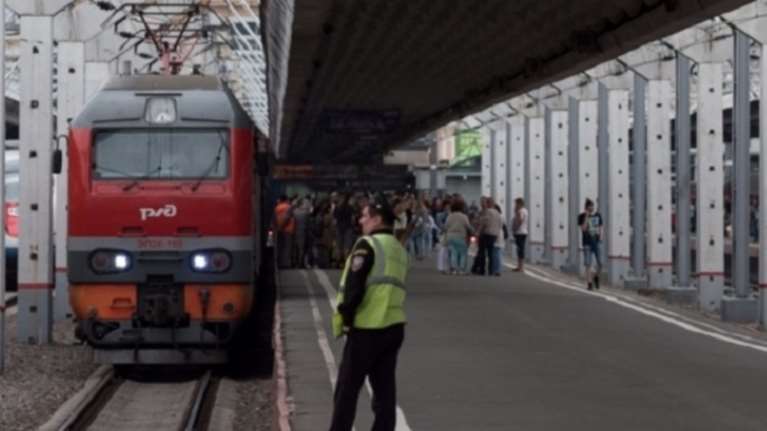 Εκκενώνονται 3 σιδηροδρομικοί σταθμοί στη Μόσχα, απειλή για βόμβα