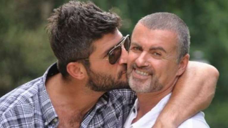 Συγκλονίζει ο σύντροφος του Τζορτζ Μάικλ: Ετσι τον βρήκα νεκρό