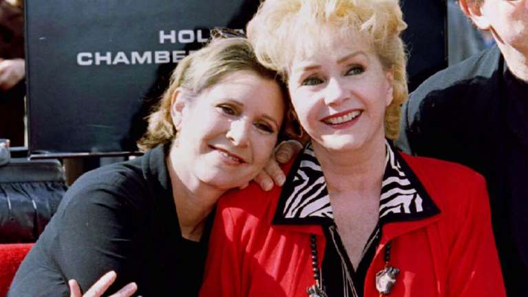 Ντέμπι Ρέινολντς: Η θρυλική ηθοποιός που δεν άντεξε τον χαμό της κόρης της