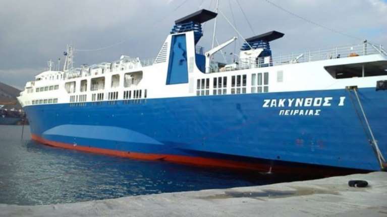 Πρόσκρουση πλοίου στο λιμάνι της Ζακύνθου