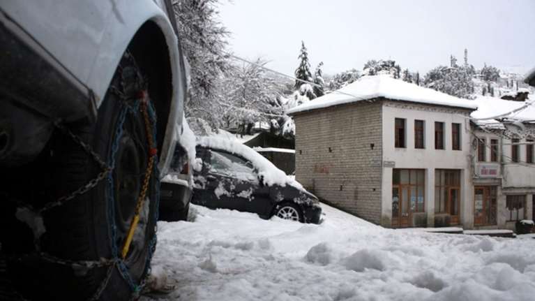 Πού έχει διακοπεί η κυκλοφορία πού χρειάζονται αλυσίδες