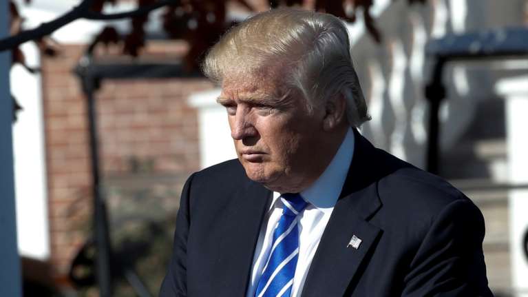 Ο Τραμπ "αθωωνεί" τη Ρωσία για τις κυβερνοεπιθέσεις