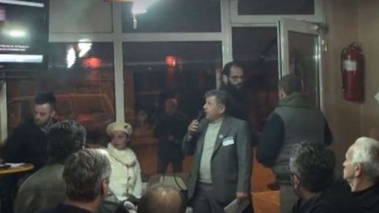 Παπάς μπουκάρει σε «προσηλυτισμό» της οργάνωσης του Σώρρα-video