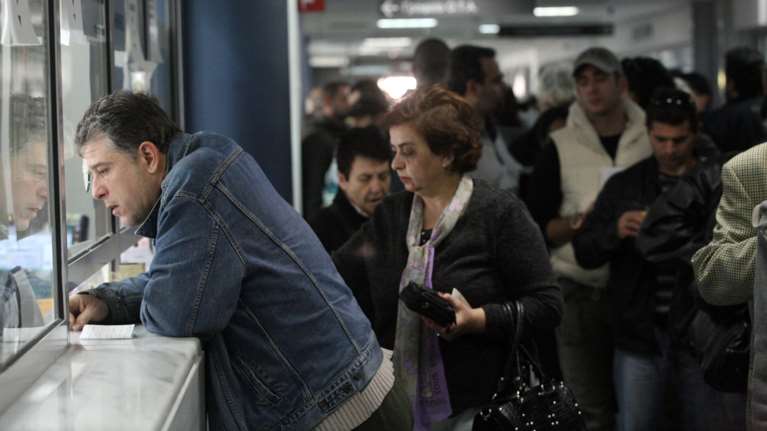 Η &quot;χρονιά του δράκου&quot; το 2017 με φόρους, χαράτσια και εισφορές