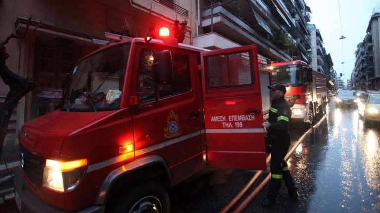 61χρονη απανθρακώθηκε σε φωτιά στο σπίτι της στον Πειραιά