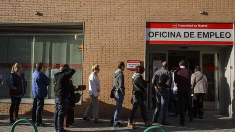 Ρεκόρ μείωσης ανεργίας στην Ισπανία: το 2016 βρήκαν δουλειά 390.534 άνεργοι