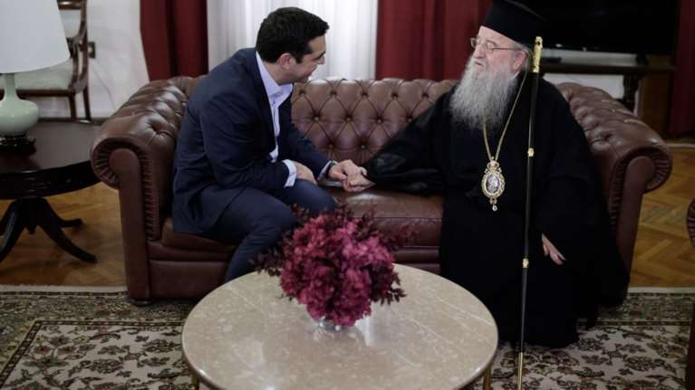«Απολογούμενος» ο Τσίπρας στον μητροπολίτη &#39;Ανθιμο - φωτό και video-