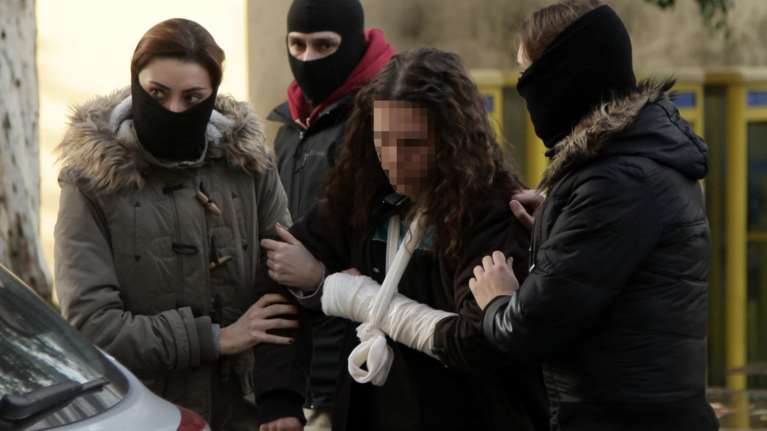 Και η 25χρονη «μπέιμπι σίτερ» κατηγορούμενη για τρομοκρατία