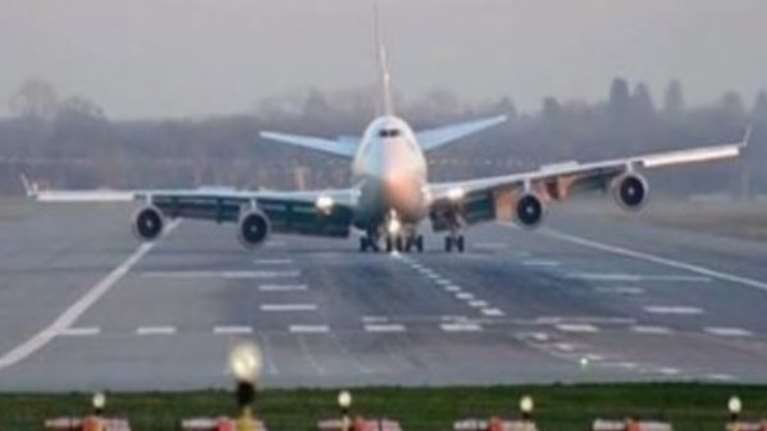 Αναγκαστική προσγείωση Boeing με...ένα κινητήρα στο Βενιζέλος