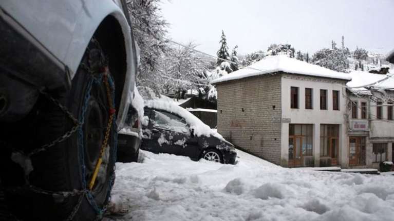 Αττική: Προβλήματα στην κυκλοφορία από το χιόνι-Που χρειάζονται αλυσίδες