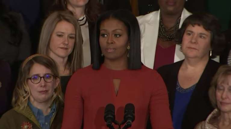 Βούρκωσε η Μισέλ Ομπάμα αποχαιρετώντας τον Λευκό Οίκο