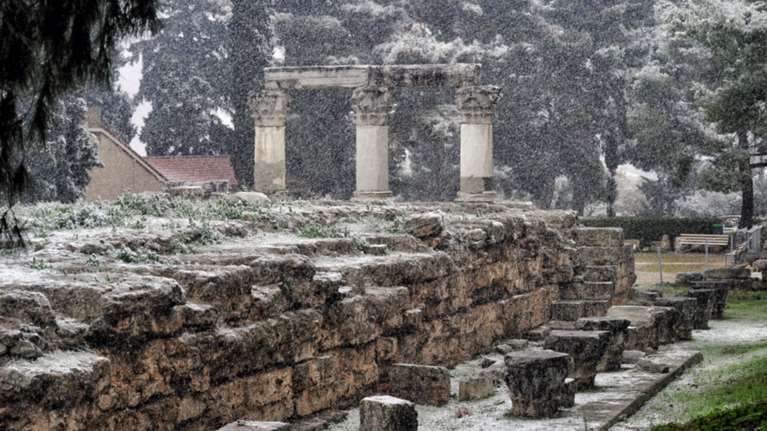 Τα μνημεία της Ελλάδας στα λευκά. Οπως δεν τα ξανάδατε ποτέ!