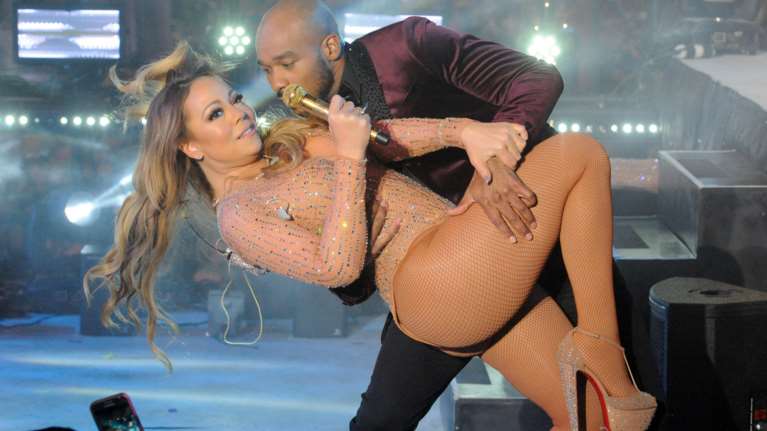 Η Μαράια Κάρεϊ απειλείται με μηνύσεις μετά το φιάσκο της Πρωτοχρονιάς