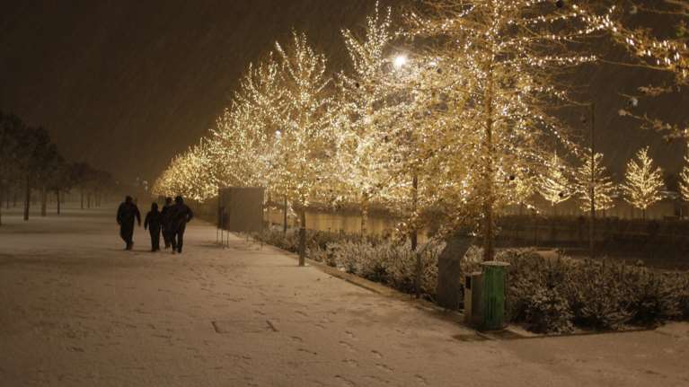 &quot;Λευκή νύχτα&quot; από το Σύνταγμα έως την παραλιακή