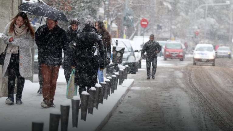 H μισή Ελλάδα σε λευκό κλοιό- που θα χτυπήσει σήμερα ο χιονιάς